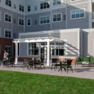 independent living dining patio